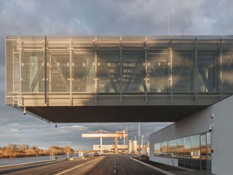 Kikötő Épülete, Győr-Gönyű